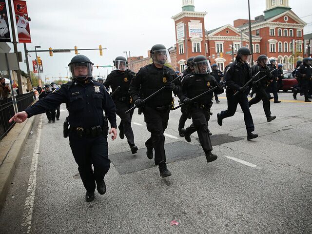 美國巴爾的摩反警察暴力抗議34人被捕
