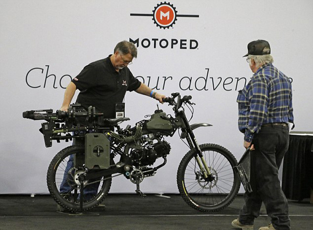 美国首届末日攻略大会 地堡战车枪械一应俱全 美国首届末日攻略大会 地堡战车枪械一应俱全