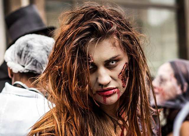 美国首届末日攻略大会 地堡战车枪械一应俱全 美国首届末日攻略大会 地堡战车枪械一应俱全