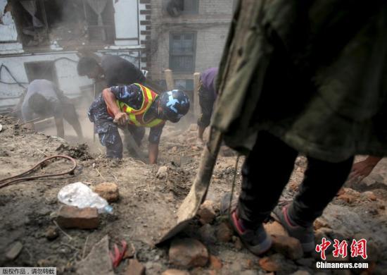 关注尼泊尔地震 香港各界伸出援手