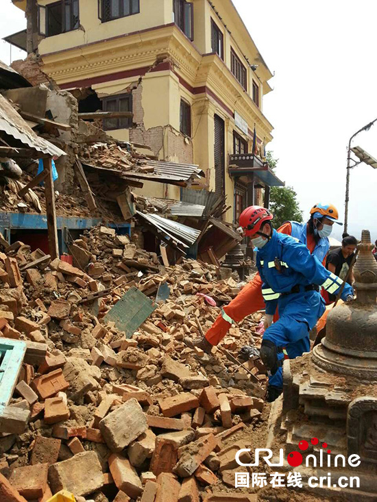 北京民间救援队：尼泊尔民众心态较平稳