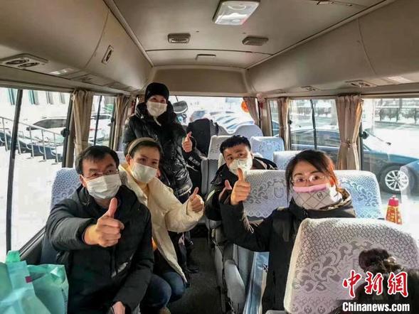 中國邊城黑河醫療隊飛赴孝感：疫情不退誓不還