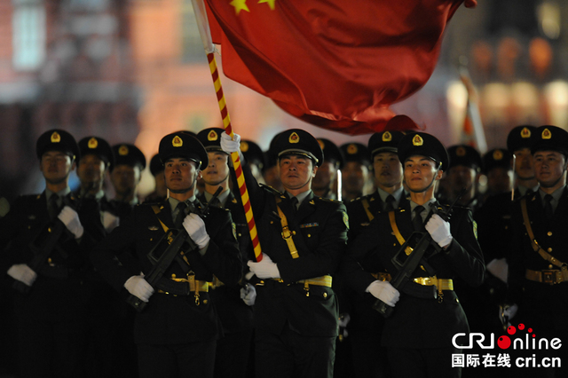 俄罗斯举行第二次阅兵彩排 中国解放军方阵亮相