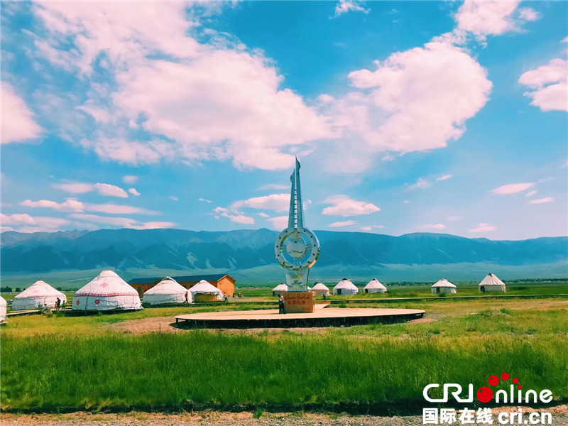 图片默认标题_fororder_地点：巴里坤大草原  新疆的第二大草原 是天马的故乡。摄影：李晶_副本