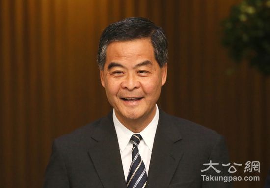 梁振英赴美推介香港 冀政改落实后拼经济