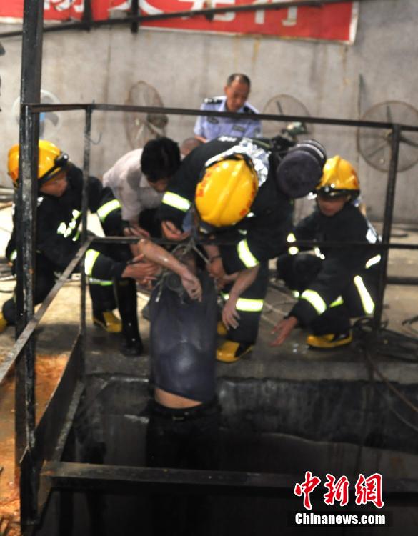 四川什邡市一化工廠發生毒氣泄漏致2死1人中毒