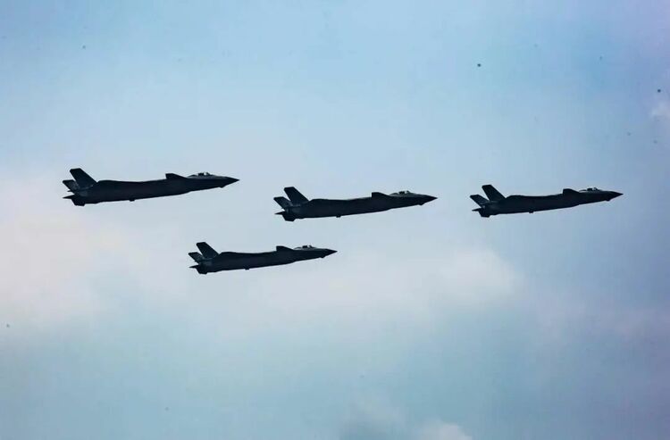 今天是你的生日，人民空军！