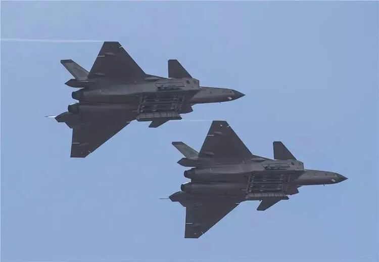 今天是你的生日，人民空军！