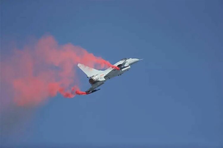 今天是你的生日，人民空军！
