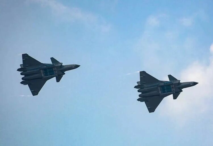 今天是你的生日，人民空军！