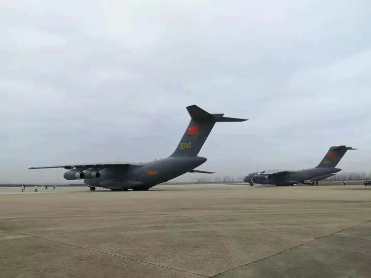 今天是你的生日，人民空军！