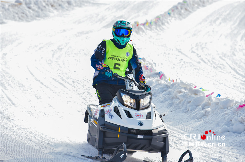 图片默认标题_fororder_《雪中竞速》 承德 张瞬晗 15930159121 (3)