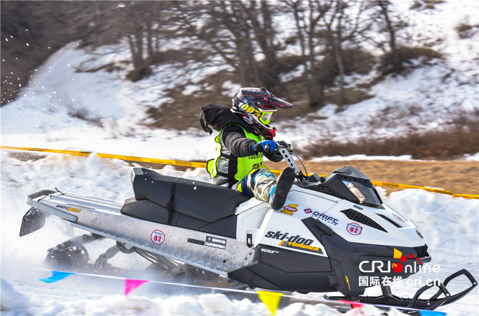 图片默认标题_fororder_《雪中竞速》 承德 张瞬晗 15930159121 (2)