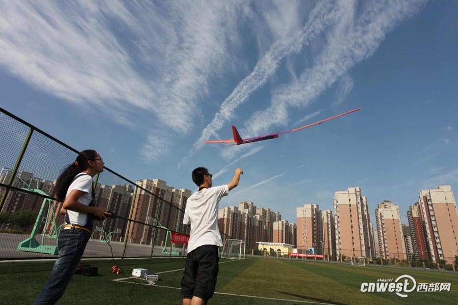 焦点图 显示图在稿件最下方】开学了这所大学的足球场却没了 满满的都是回忆