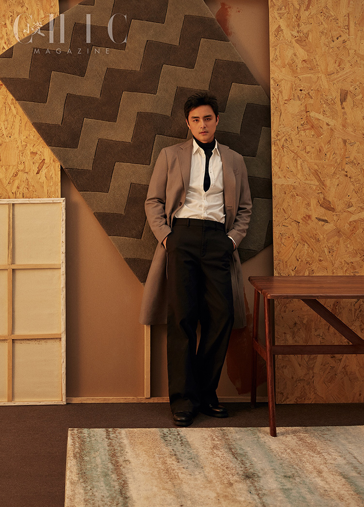 明道杂志开年首封曝光 精英绅士气质温暖一冬