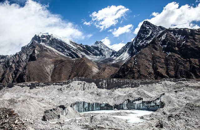 攝影師出售尼泊爾魅力風光照 籌款援助地震災民
