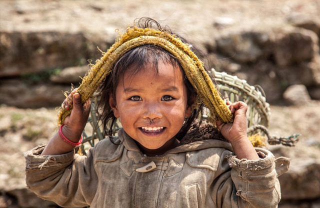 摄影师出售尼泊尔魅力风光照 筹款援助地震灾民