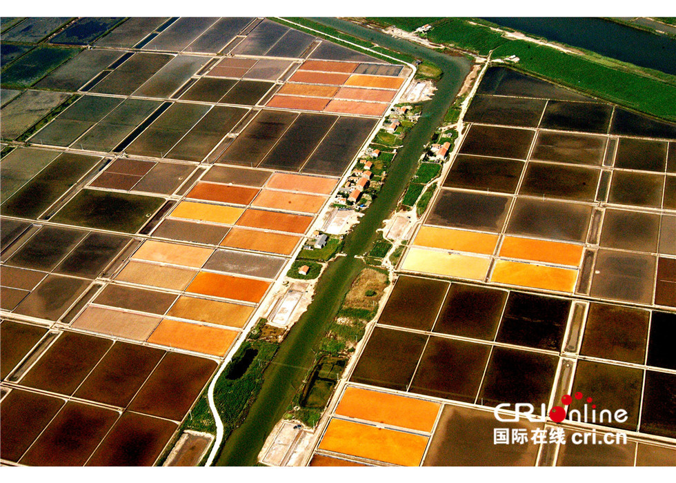 图片默认标题_fororder_《已经消失的百里盐滩》----张晓晖 摄（电话：13951256808）