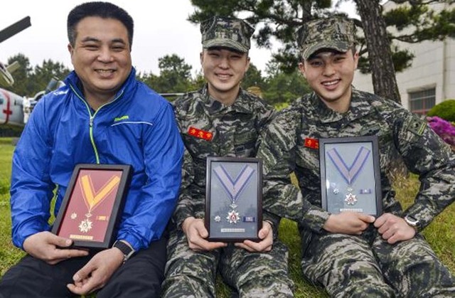 韓國父子三人20年來獻血115次 獲頒勳章