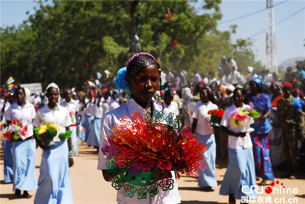 图片默认标题_fororder_节日中的少女1_副本