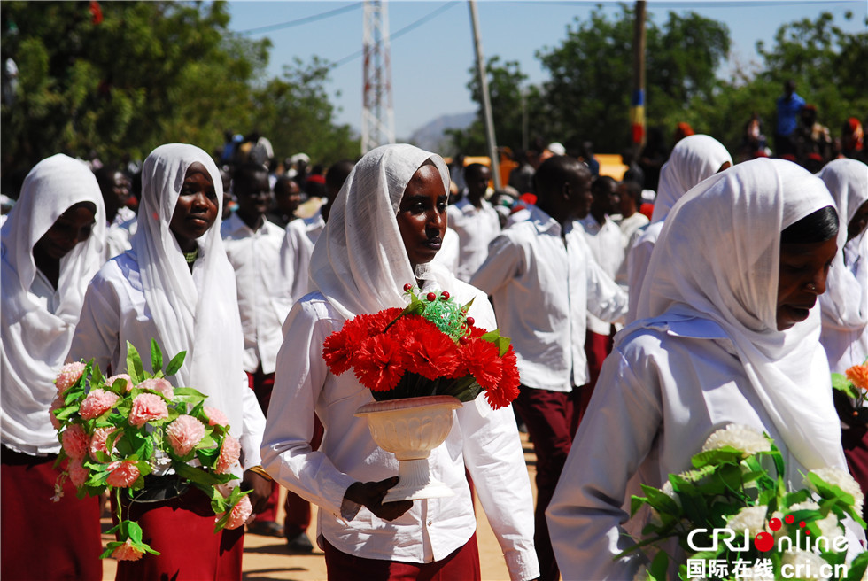 图片默认标题_fororder_节日中的少女2_副本