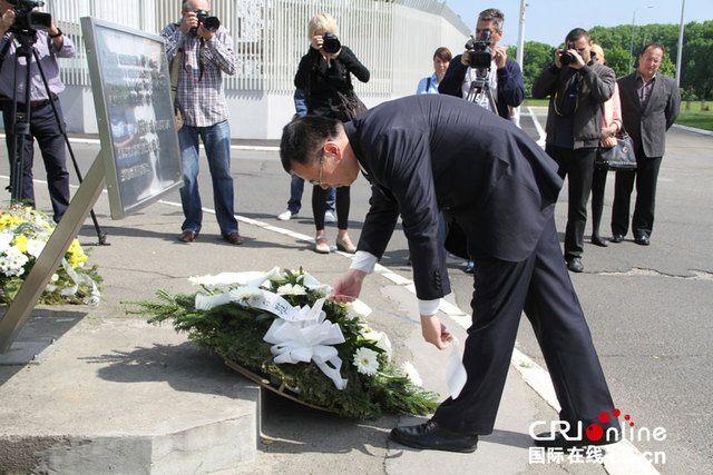 中國駐塞爾維亞大使館悼念北約轟炸犧牲烈士