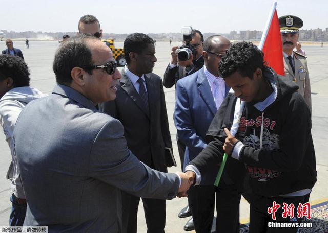 埃及总统机场迎接被扣押埃塞俄比亚人质
