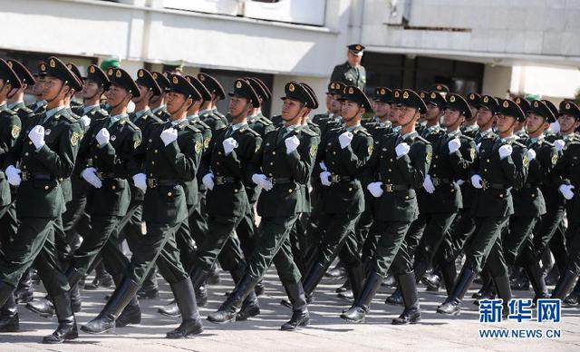 中国三军仪仗队进行红场阅兵前训练