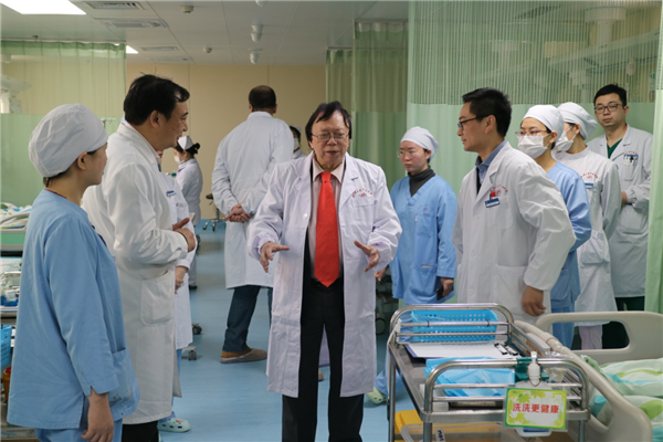 【湖北】【CRI原创】英国皇家医学院院士高武图访问武汉大学中南医院
