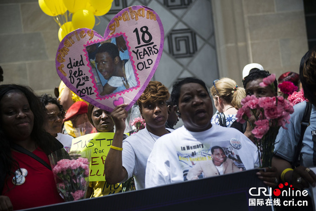 美國百萬母親大遊行呼籲解決警察暴力問題