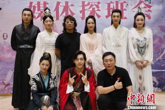 开启互怼模式!《香蜜》邓伦称把杨紫当做男人看待