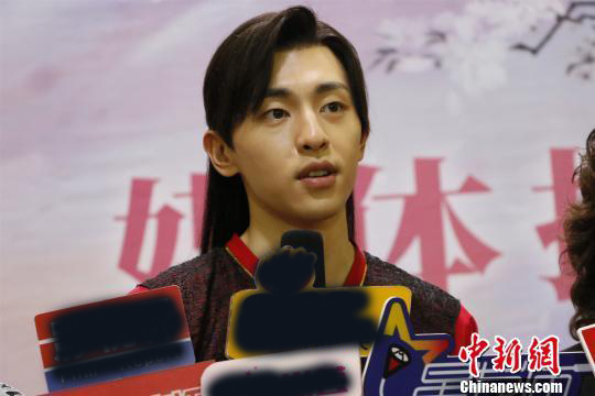 开启互怼模式!《香蜜》邓伦称把杨紫当做男人看待