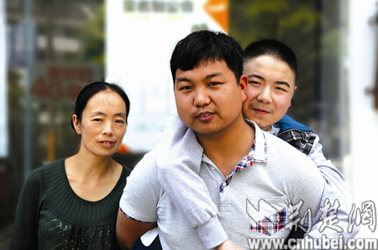 湖北一70后嫂子带重病儿子改嫁80后小叔子 湖北一70后嫂子带重病儿子改嫁80后小叔子