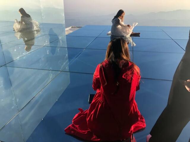 人间美景！上饶灵山“天空之境”开放日 现场游客络绎不绝