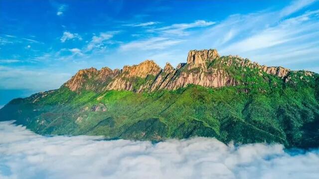 人间美景！上饶灵山“天空之境”开放日 现场游客络绎不绝