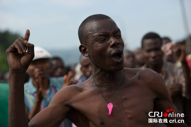 布隆迪骚乱致至少8万难民逃至坦桑尼亚