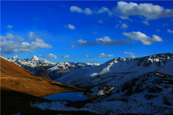 理塘格木草原风光 供图 甘孜州委宣传部