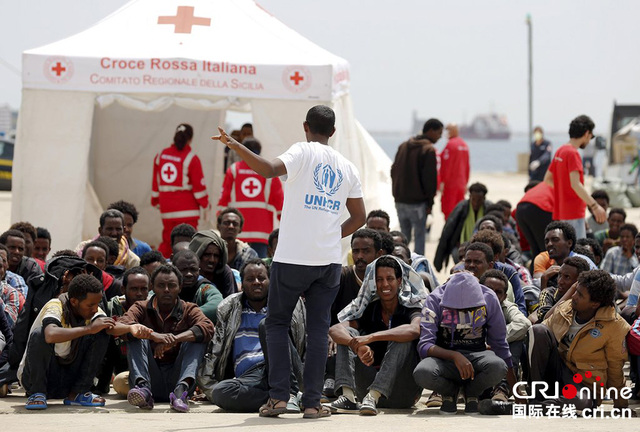 意大利海岸警衛隊48小時救助約3600名非法移民
