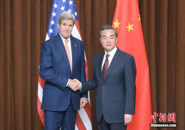 王毅与美国国务卿克里举行会谈