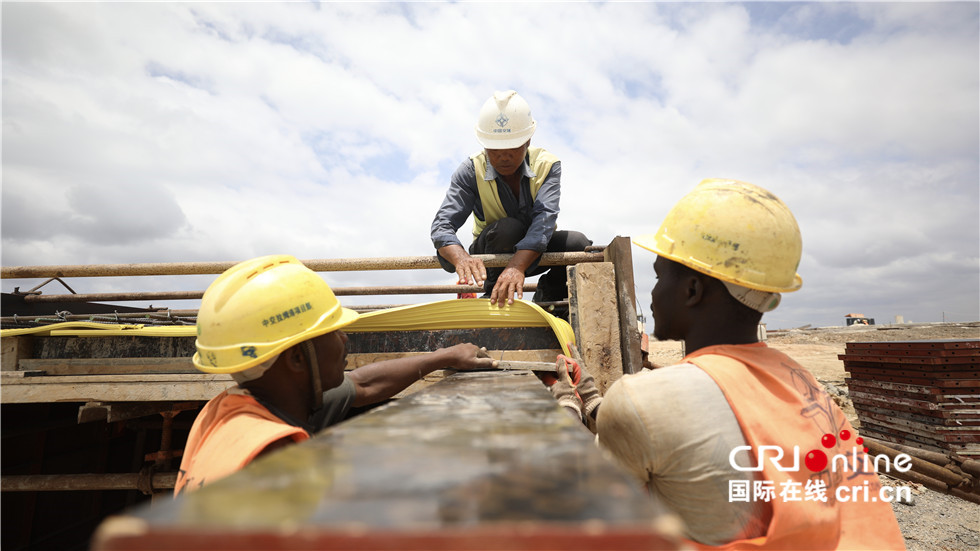 图片默认标题_fororder_2019-03-23 中国交建肯尼亚拉穆港项目7