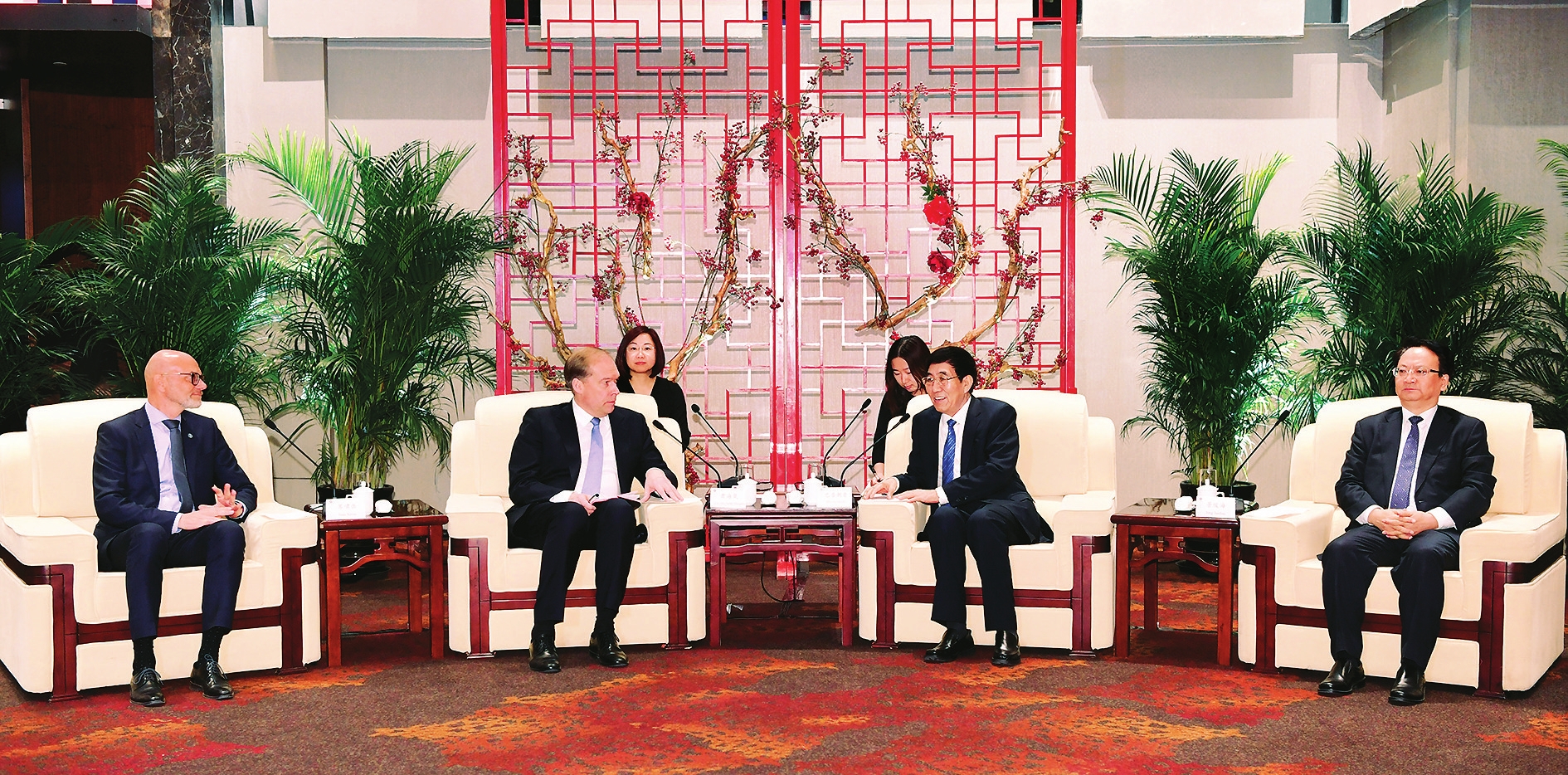 巴音朝魯景俊海會見芬蘭駐華大使肅海嵐