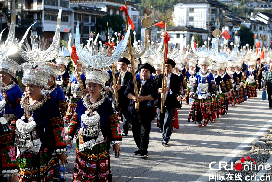 （有修改）贵州雷山：苗族同胞盛装巡游庆苗年