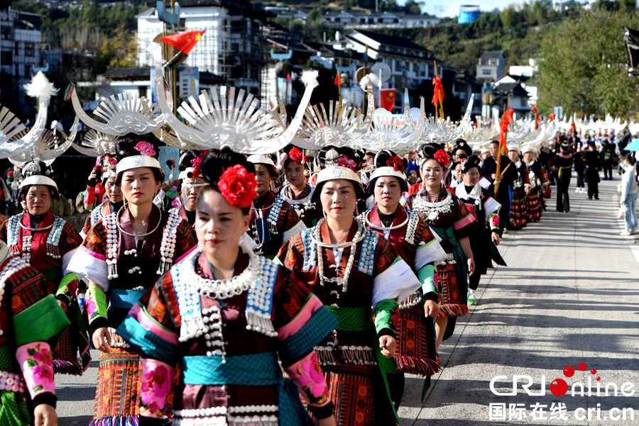 （有修改）贵州雷山：苗族同胞盛装巡游庆苗年
