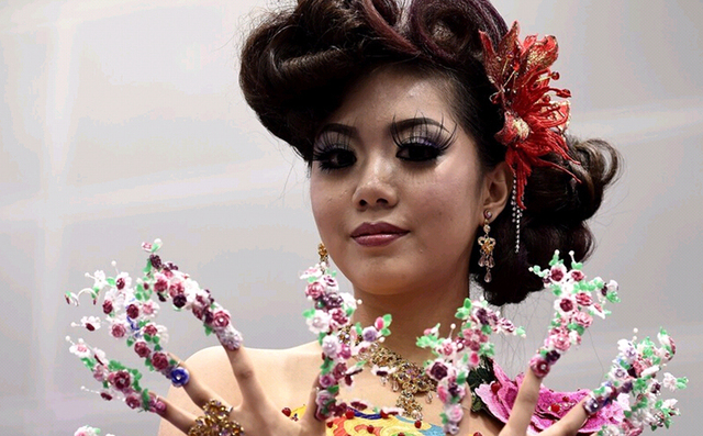 馬來西亞舉行美容美發大賽 奇異髮型奪人眼球