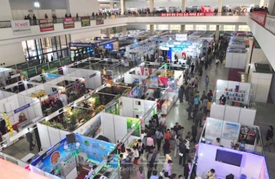 平壤举办国际商品展 17国300多家公司参加