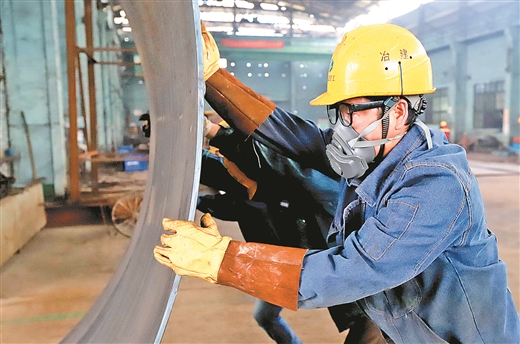 广西建工集团冶建公司压力容器制造厂抓好生产
