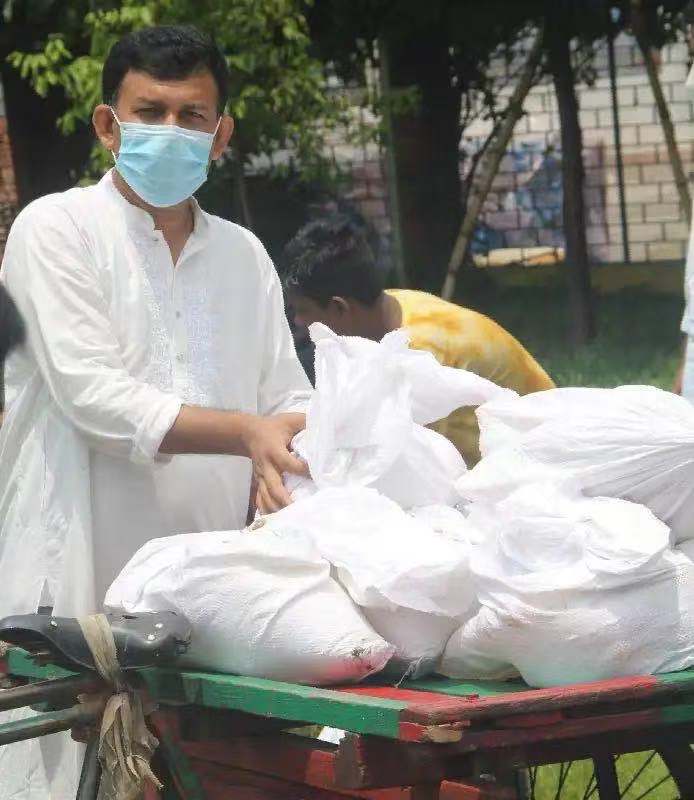 কফিহাউসের আড্ডা: স্বেচ্ছাসেবক আমজাদ হোসেনের সঙ্গে আড্ডা