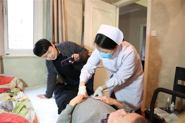 武漢在華中首試“網約護士” 居家患者可享4項護理