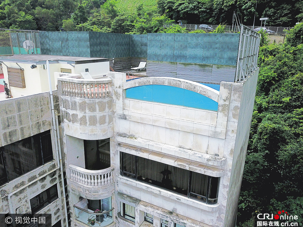 不过据悉,城城十分期待小生命出世,除早前斥资三千万在上海购入豪宅