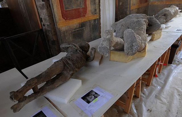 庞贝末日遇难者遗骸被复原 惊恐表情震撼世人 庞贝末日遇难者遗骸被复原 惊恐表情震撼世人